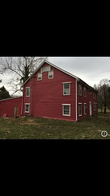 2nd image of 698 Keyes Gap Rd
