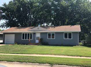 211 Wesgaye St, Gretna, NE 68028