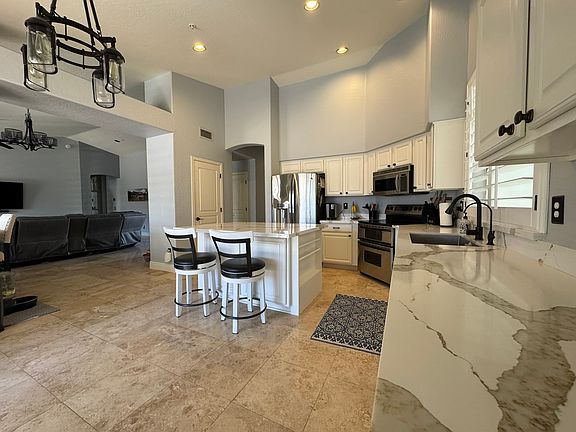 Newly Remodeled Kitchen