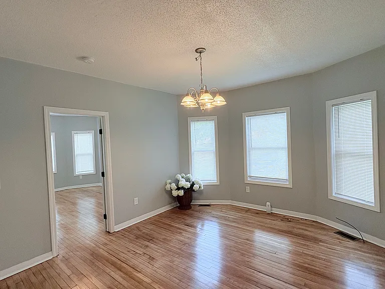 66 Phillips St — Photo 2