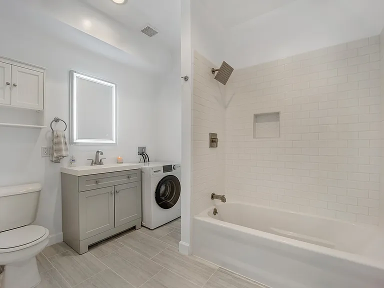 1933 N Monticello Ave #1 — Photo 12