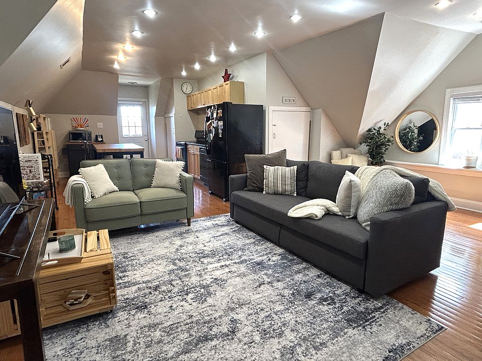 Spacious Living Space - gorgeous natural light, hardwood floors throughout.