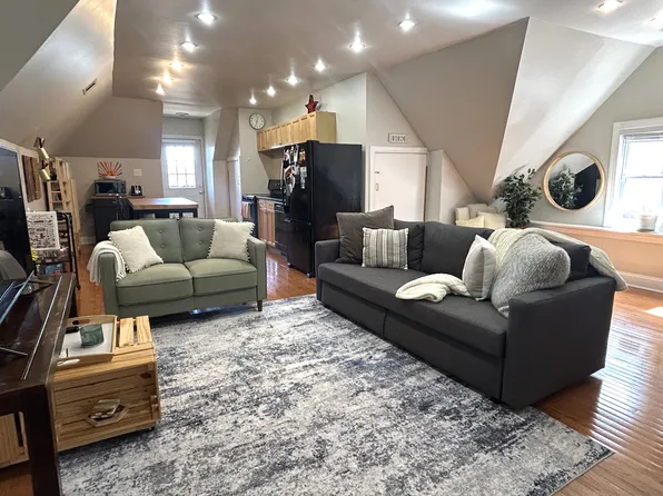 729 S Negley Ave #Penthouse, Pittsburgh, PA 15232