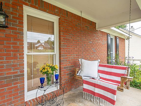 5th image of 529 Lee Road 850