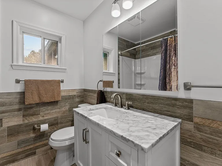 780 Meade Ln — Photo 10