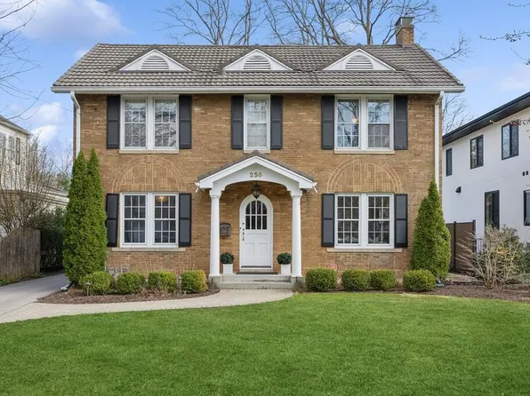 256 Woodlawn Ave, Winnetka, IL 60093