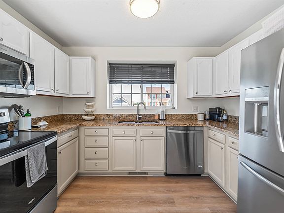 5th image of 445 Boulder Ridge Ct