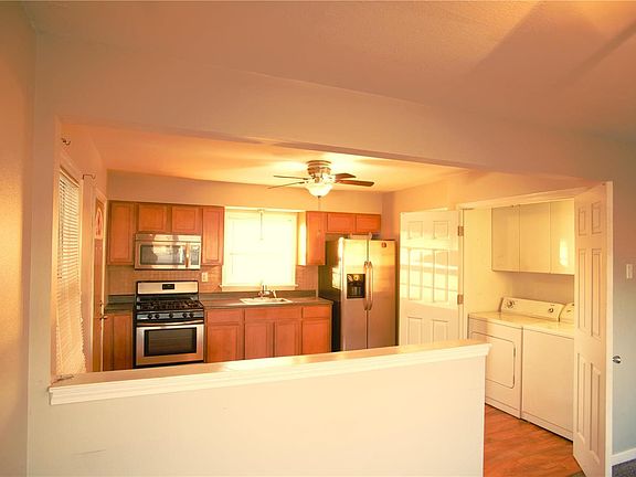 3rd image of 4223 Saint Leonard Ln