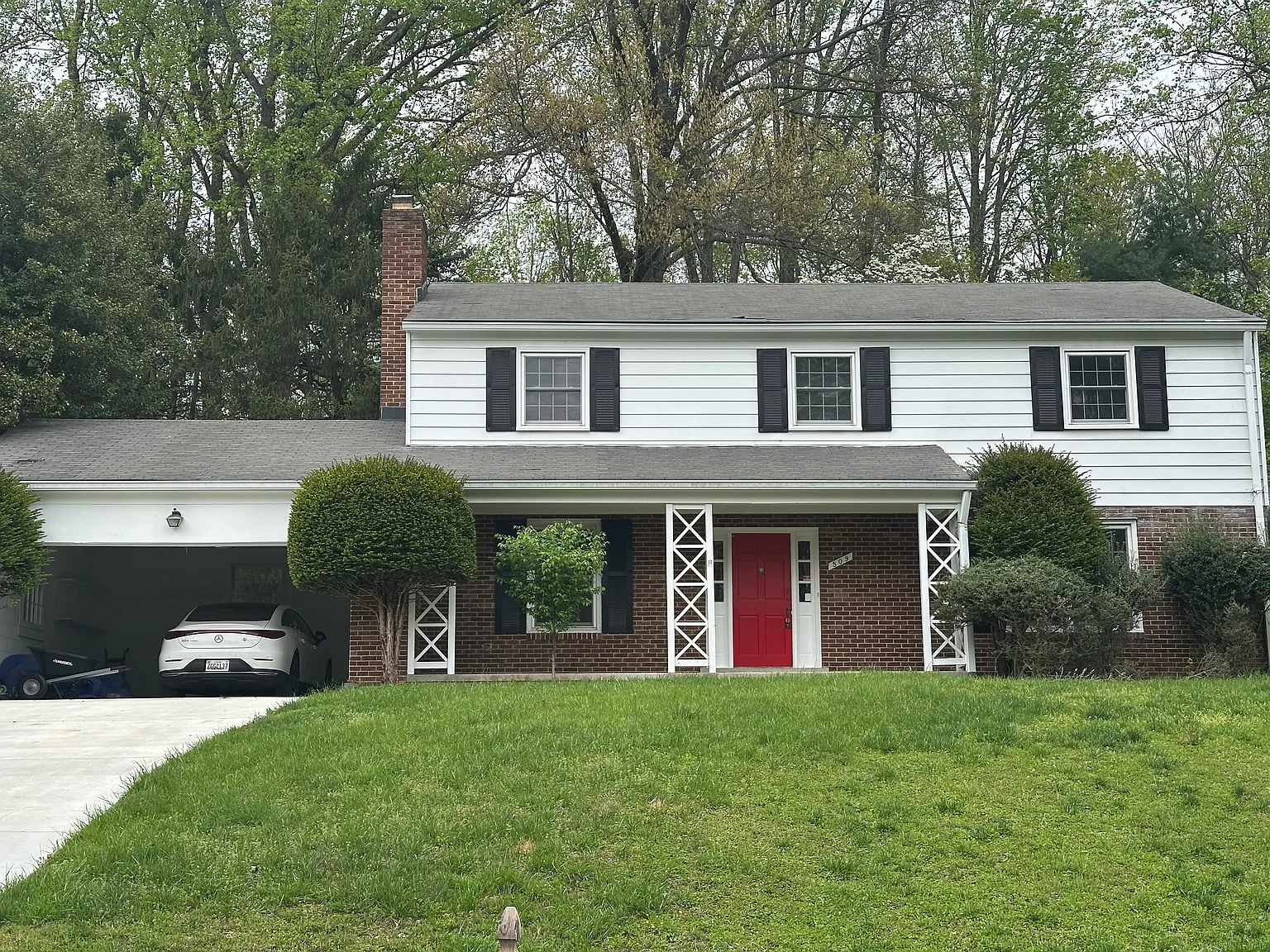 5 bed, 2296 sqft, $3,900 — Photo 1