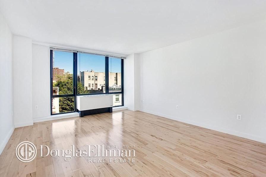 1st image of 1595 Lexington Ave APT 6G