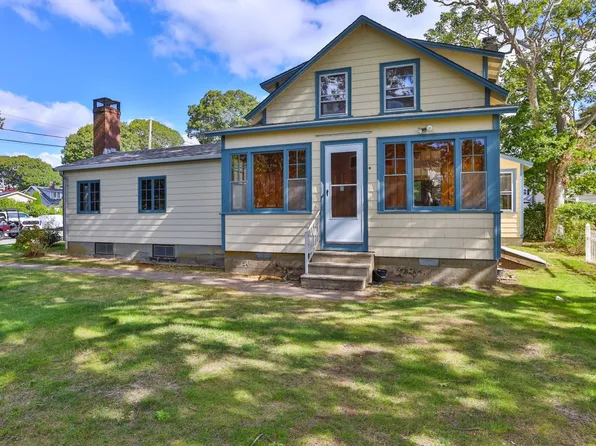 30 Monroe St, Wareham, MA 02571