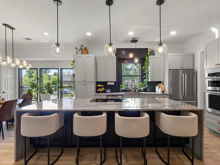 1504 Brook Ln — Photo 8