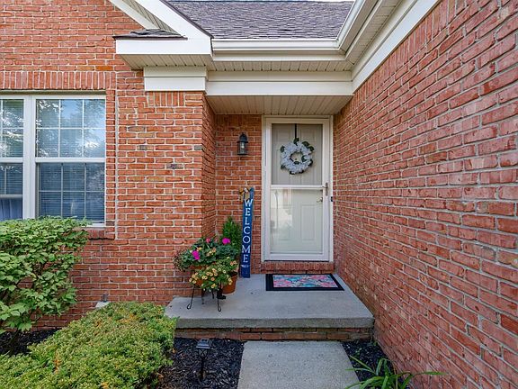 2nd image of 8961 Hardwood Dr #181