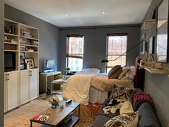 Rented by Salon Realty Corp