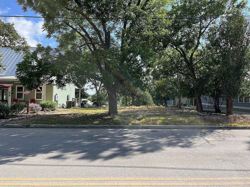 1st image of 445 S Academy Ave