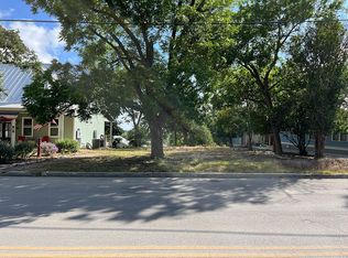 445 S Academy Ave, New Braunfels, TX 78130