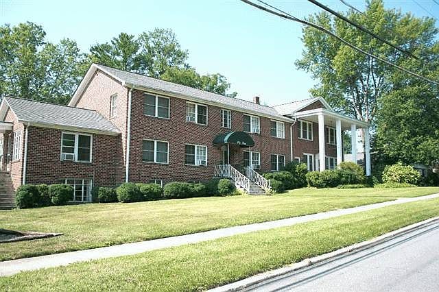 2nd image of 610 4th Ave W APT 2