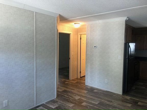 4th image of 9324 Eden Dr #494