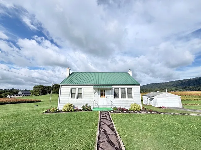 843 Bellevue Rd
