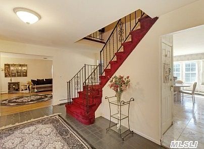 3rd image of 14 Louis Dr