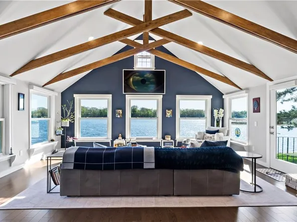 166 New Meadow Rd, Barrington, RI 02806