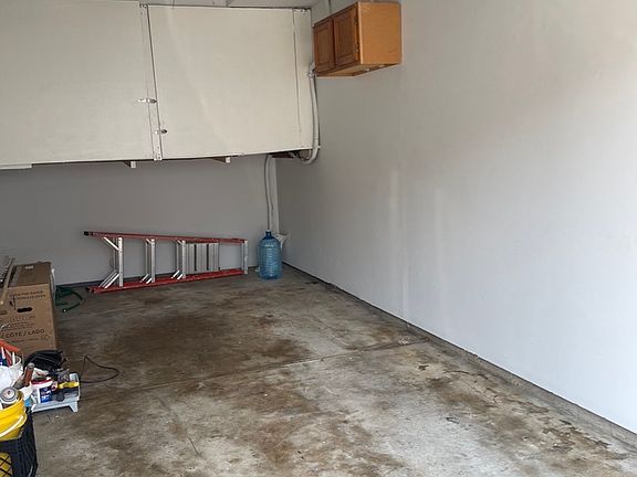 5th image of 423 James Ct Unit B