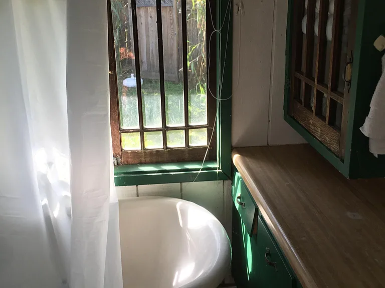 Bathroom with old fashioned tub
