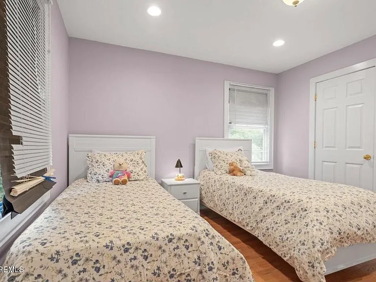 250 Alpern Ave — Photo 27