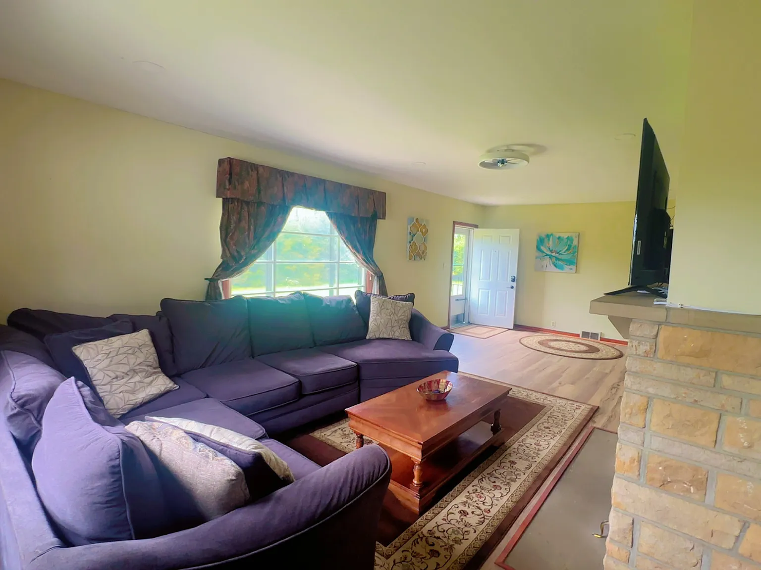 4 bed, 3100 sqft, $3,500 — Photo 2