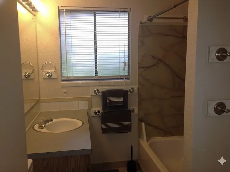 2431 Poplar St SE #4 — Photo 7