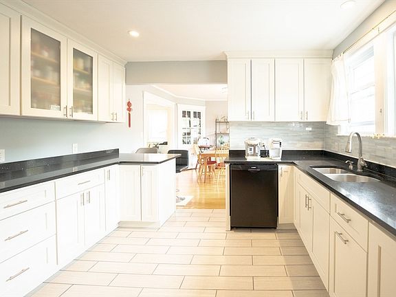 3rd image of 8-10 Bonwood St