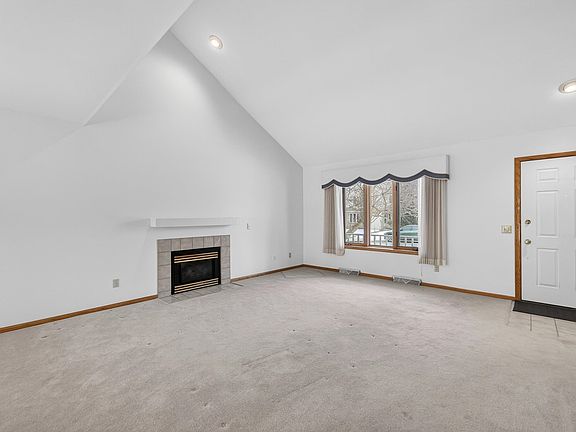 5th image of 434 Cherry Hill Dr