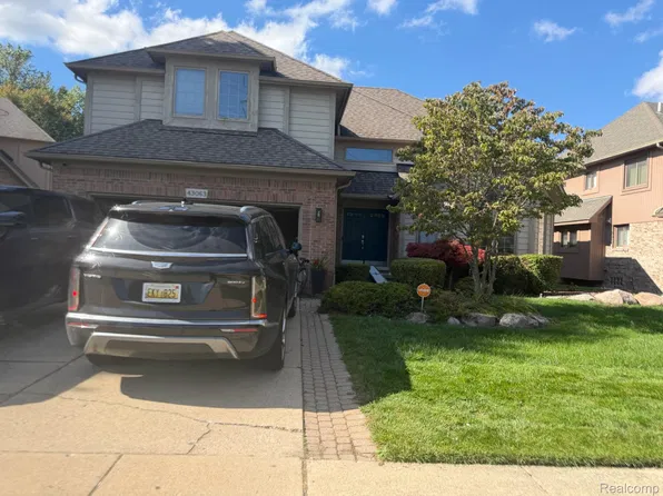 43063 Riverway Dr, Clinton Township, MI 48038
