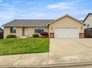 186 NW Woodduck St, Winston, OR 97496