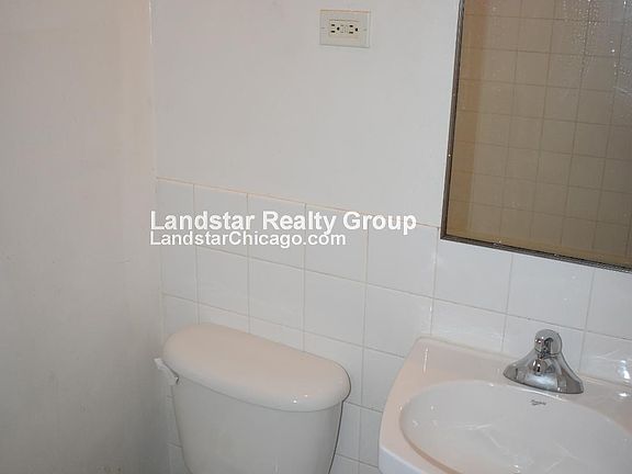 5th image of 834 S Austin Blvd APT 3F