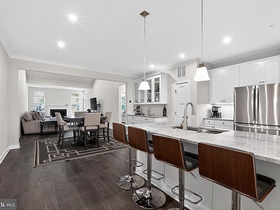 4th image of 53 Griffin Way