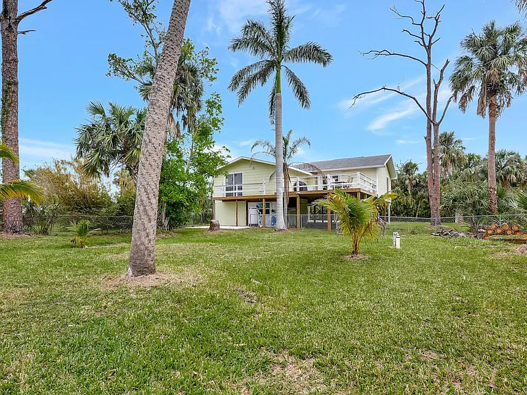 16360 N Oleander Dr — Photo 45