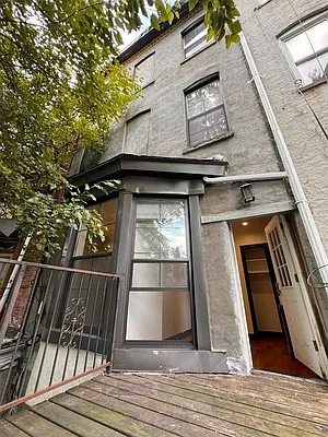 Rented by Pear NYC LLC | media 27