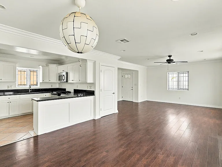 246 E Gage Ave — Photo 9