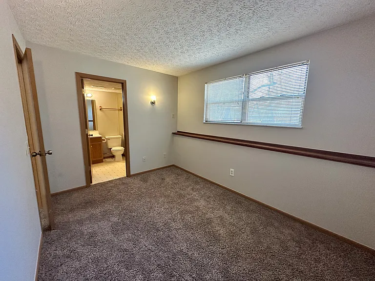 4049 Sandy Ridge Dr — Photo 18