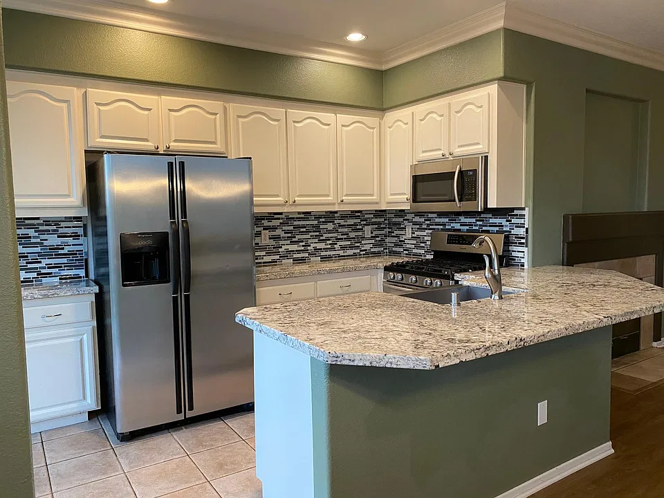 557 Sweet Pea Pl