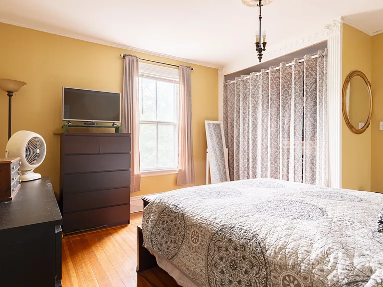 327 Lafayette St #SC2 — Photo 10