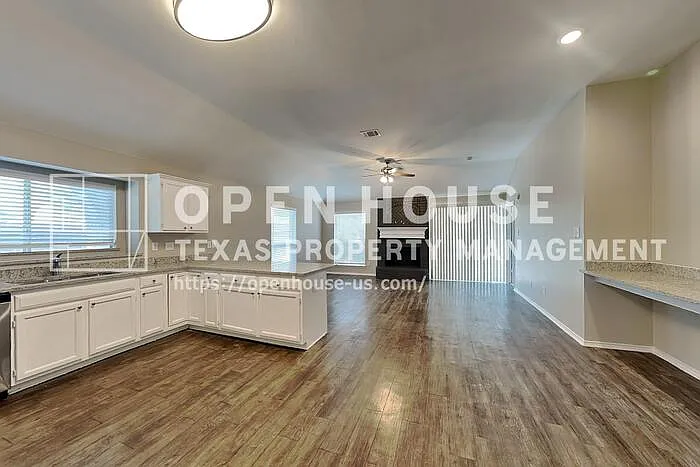 3604 Crestcreek Ct — Photo 7