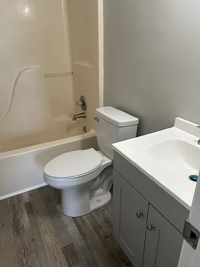 621 Colonette Dr — Photo 2