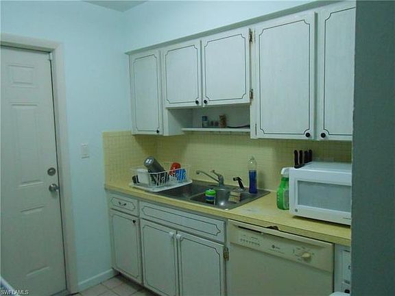 5th image of 907 Leeland Heights Blvd E
