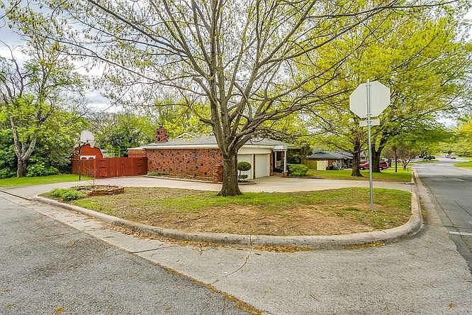 1st image of 4808 Holiday Ln E