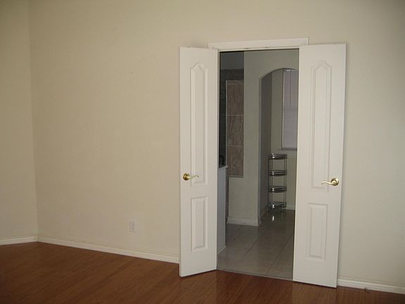 4th image of 6601 Whisper Crest Dr