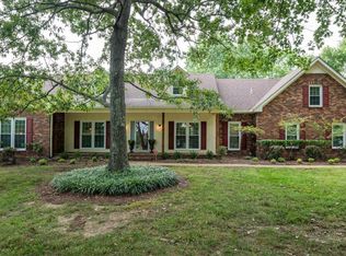 1034 S Browns Ln, Gallatin, TN 37066