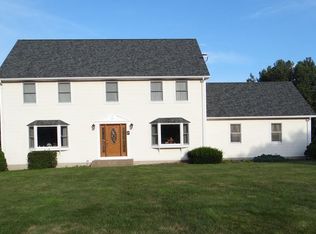 25 Crescent Ridge Rd, Westfield, MA 01085