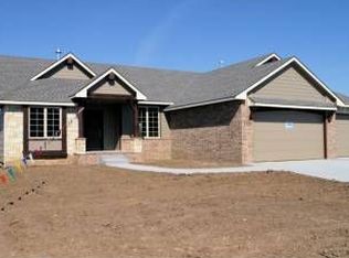 2233 S Cranbrook St, Wichita, KS 67207